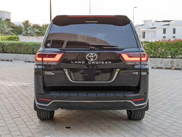 Toyota Land Cruiser 2014/ Black LHD Petrol AT SUV 4WD view 14