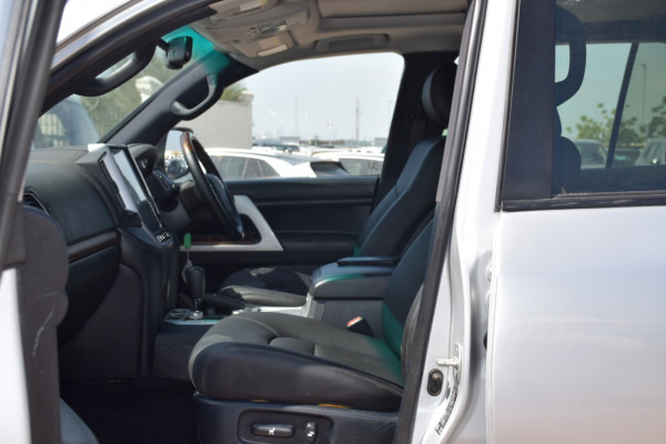 Toyota Land Cruiser 2016  Silver RHD Diesel AT SUV 4WD view 6