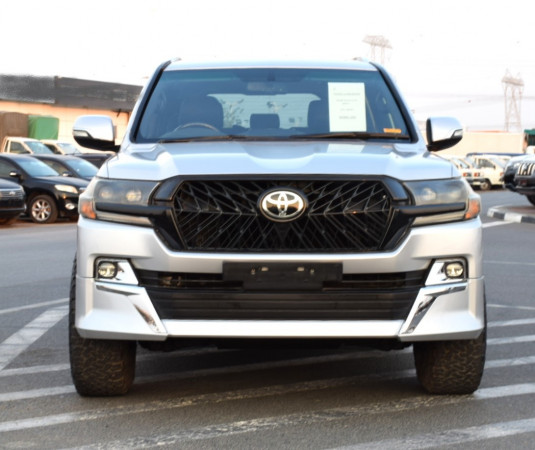 Toyota Land Cruiser 2016  Silver RHD Diesel AT SUV 4WD view 16