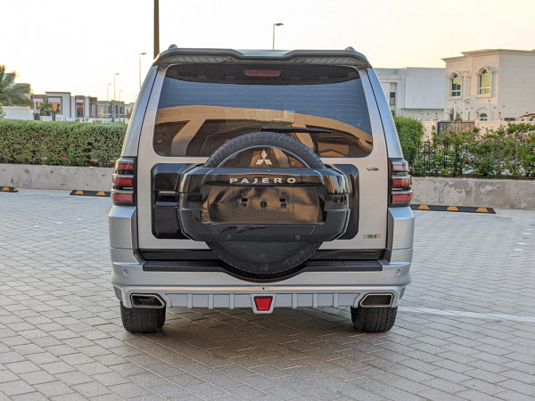 Mitsubishi Pajero 2013/ Silver LHD Petrol AT SUV 4WD view 9