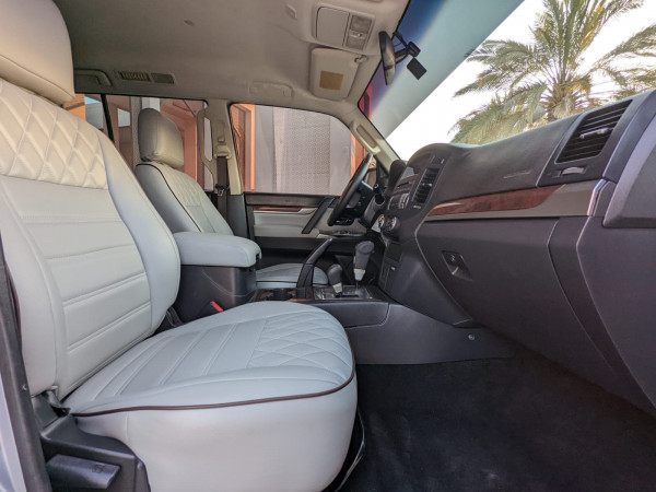 Mitsubishi Pajero 2013/ Silver LHD Petrol AT SUV 4WD view 13