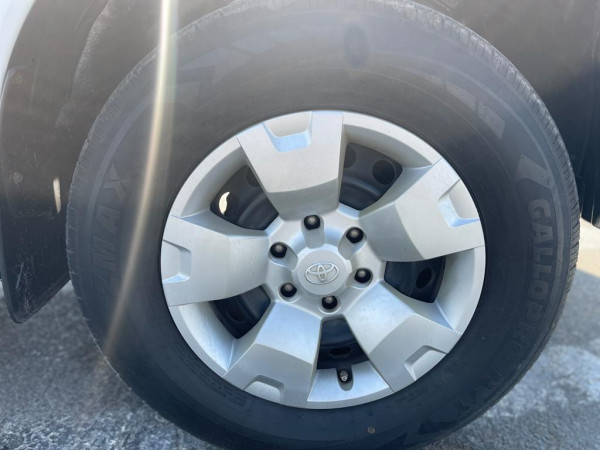 Toyota Hilux 2019  White LHD Diesel AT Pickup 4WD view 6