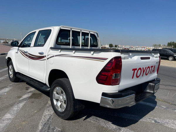 Toyota Hilux 2019  White LHD Diesel AT Pickup 4WD view 8