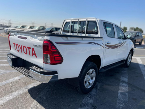 Toyota Hilux 2019  White LHD Diesel AT Pickup 4WD view 9