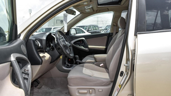 Toyota RAV 4 2007  Gold LHD Petrol AT SUV 2WD view 4