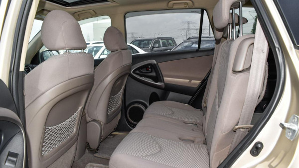 Toyota RAV 4 2007  Gold LHD Petrol AT SUV 2WD view 7