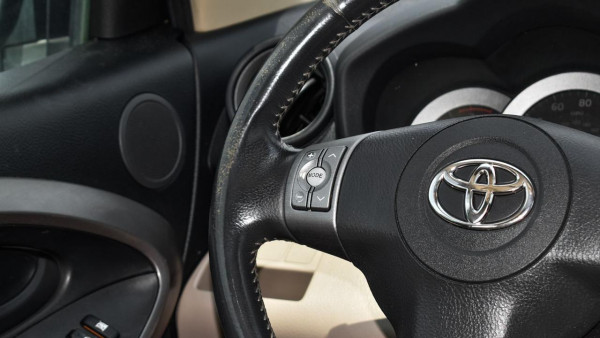 Toyota RAV 4 2007  Gold LHD Petrol AT SUV 2WD view 11