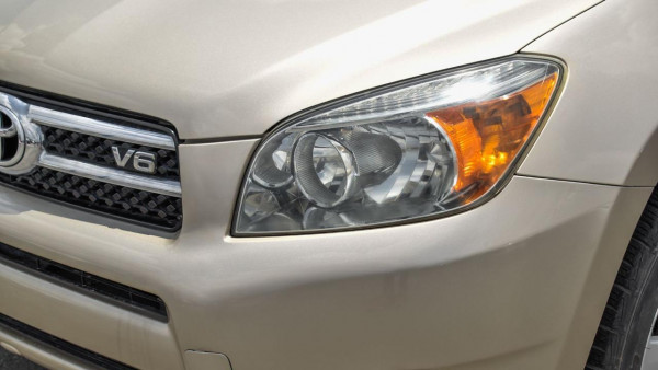 Toyota RAV 4 2007  Gold LHD Petrol AT SUV 2WD view 12