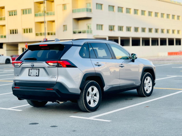 Toyota RAV 4 2019/ Silver LHD Hybrid AT SUV Crossover 2WD view 8