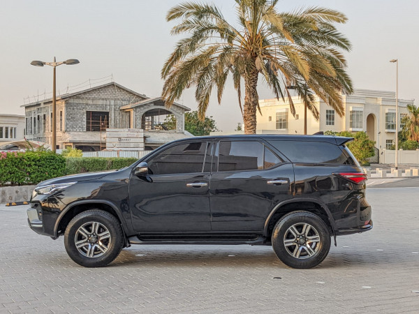 Toyota Fortuner 2016/ Black LHD Petrol AT SUV 2WD view 10
