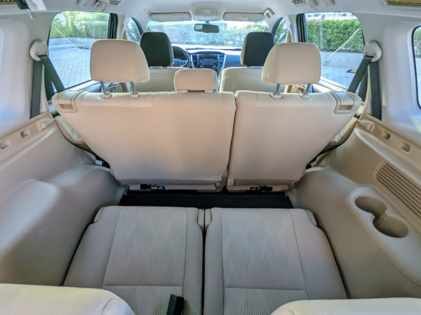 Mitsubishi Montero 2017/ Silver LHD Petrol AT SUV 2WD view 9