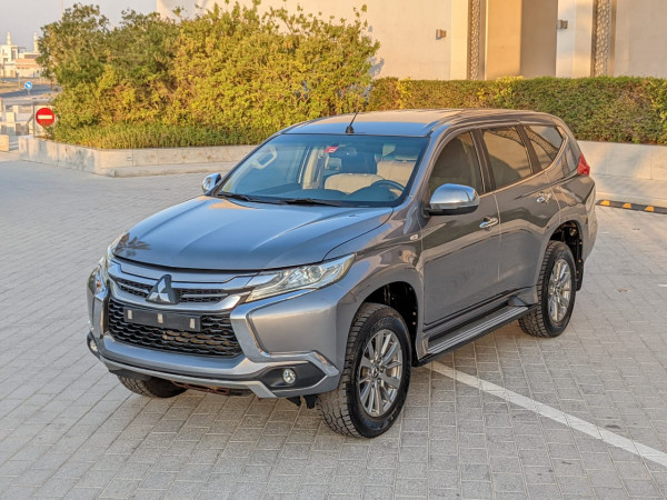 Mitsubishi Montero 2017/ Silver LHD Petrol AT SUV 2WD view 14