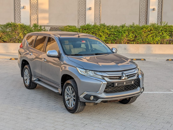 Mitsubishi Montero 2017/ Silver LHD Petrol AT SUV 2WD view 16