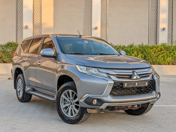 Mitsubishi Montero 2017/ Silver LHD Petrol AT SUV 2WD view 20