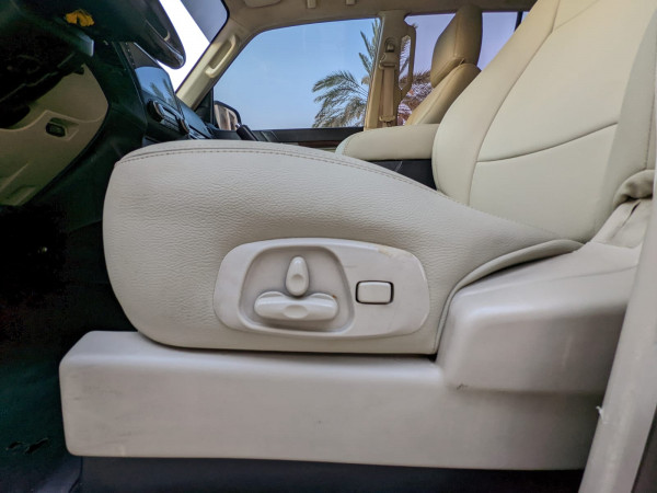 Mitsubishi Pajero 2009  Brown LHD Petrol AT SUV 4WD view 8