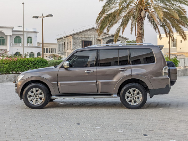 Mitsubishi Pajero 2009  Brown LHD Petrol AT SUV 4WD view 10
