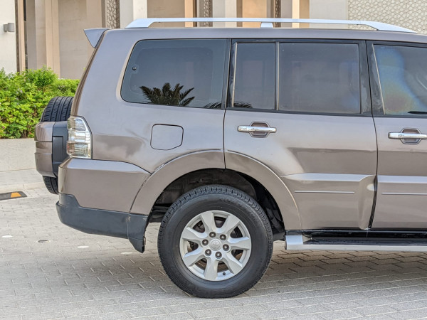 Mitsubishi Pajero 2009  Brown LHD Petrol AT SUV 4WD view 11