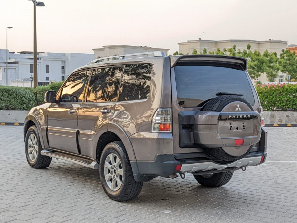 Mitsubishi Pajero 2009  Brown LHD Petrol AT SUV 4WD view 12