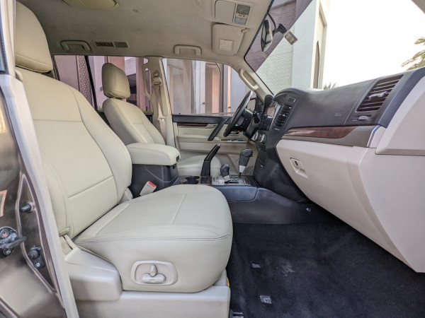 Mitsubishi Pajero 2009  Brown LHD Petrol AT SUV 4WD view 17