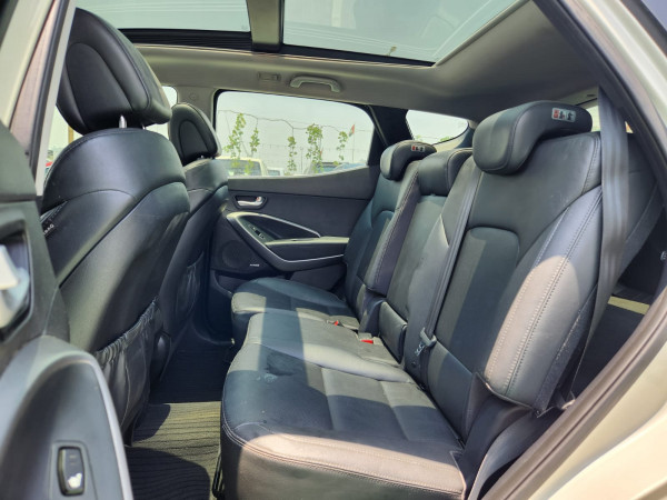 Hyundai Santa Fe 2013/ Tan LHD Diesel AT SUV Crossover 2WD view 2