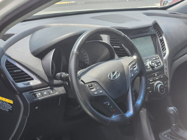 Hyundai Santa Fe 2013/ Tan LHD Diesel AT SUV Crossover 2WD view 14