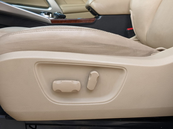 Mitsubishi Montero 2017/ White LHD Petrol AT SUV 4WD view 11