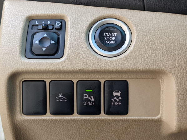 Mitsubishi Montero 2017/ White LHD Petrol AT SUV 4WD view 13