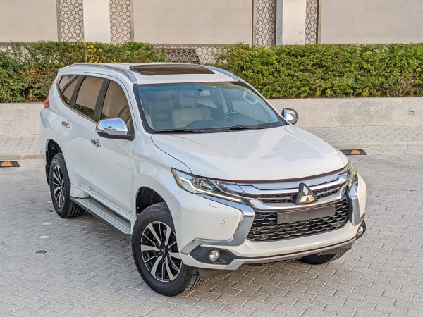 Mitsubishi Montero 2017/ White LHD Petrol AT SUV 4WD view 23