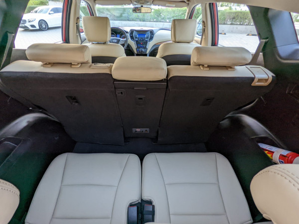 Hyundai Santa Fe 2016/ Red LHD Petrol AT SUV 2WD view 2