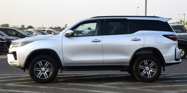 Toyota Fortuner 2021/ Silver RHD Diesel AT SUV 4WD