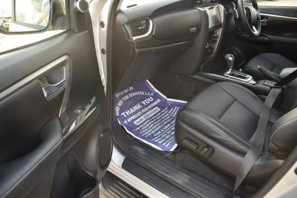 Toyota Fortuner 2021/ Silver RHD Diesel AT SUV 4WD view 2