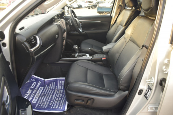 Toyota Fortuner 2021/ Silver RHD Diesel AT SUV 4WD view 4