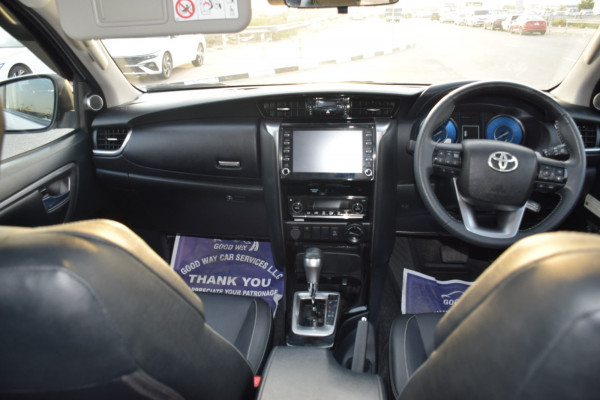 Toyota Fortuner 2021/ Silver RHD Diesel AT SUV 4WD view 8