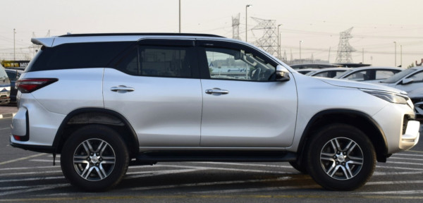 Toyota Fortuner 2021/ Silver RHD Diesel AT SUV 4WD view 12