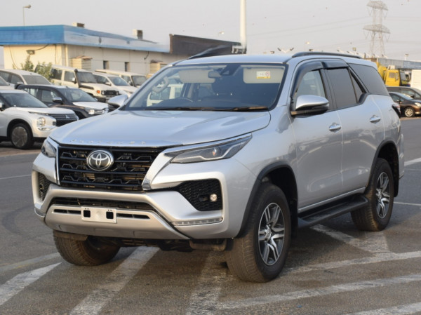 Toyota Fortuner 2021/ Silver RHD Diesel AT SUV 4WD view 14