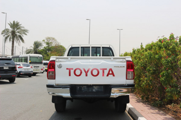 Toyota Hilux 2018/ White LHD Diesel MT Pickup 4WD view 3