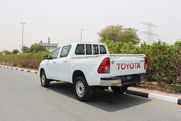 Toyota Hilux 2018/ White LHD Diesel MT Pickup 4WD view 5