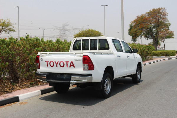 Toyota Hilux 2018/ White LHD Diesel MT Pickup 4WD view 7