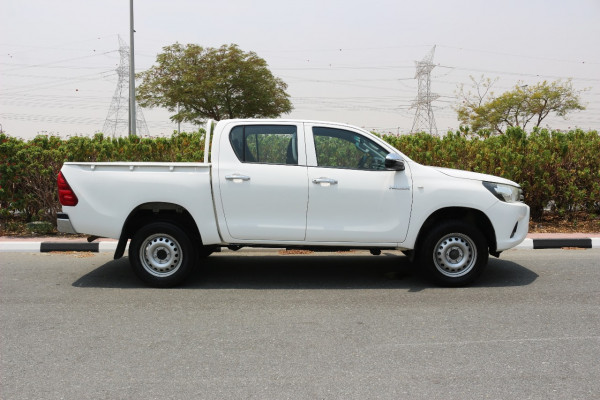 Toyota Hilux 2018/ White LHD Diesel MT Pickup 4WD view 8