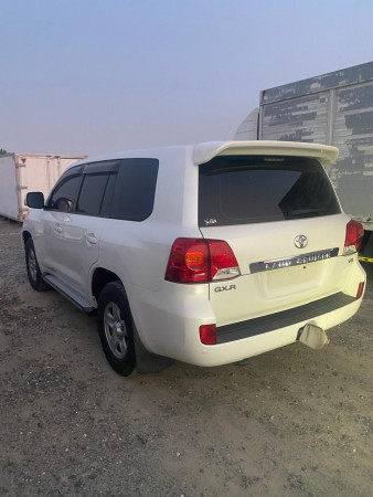 Toyota Land Cruiser 2013/ White LHD Diesel AT SUV 4WD