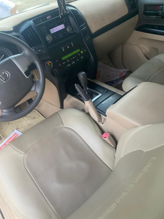 Toyota Land Cruiser 2013/ White LHD Diesel AT SUV 4WD view 5