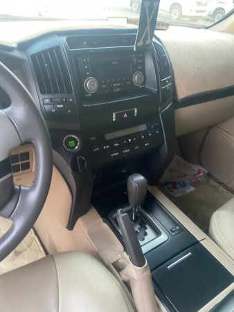 Toyota Land Cruiser 2013/ White LHD Diesel AT SUV 4WD view 6