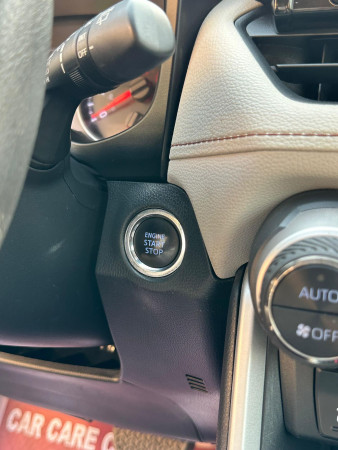 Toyota RAV 4 2019/ Silver LHD Petrol AT SUV Crossover 2WD view 3