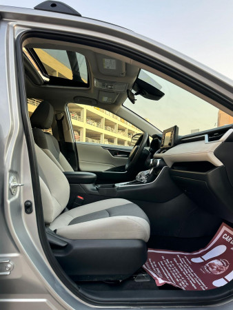Toyota RAV 4 2019/ Silver LHD Petrol AT SUV Crossover 2WD view 13