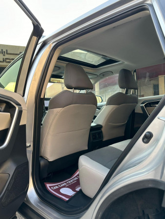 Toyota RAV 4 2019/ Silver LHD Petrol AT SUV Crossover 2WD view 14