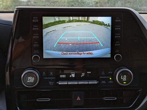 Toyota Highlander 2020/ White LHD Hybrid AT SUV 4WD view 8