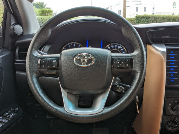 Toyota Fortuner 2016/ White LHD Petrol AT SUV 4WD view 4