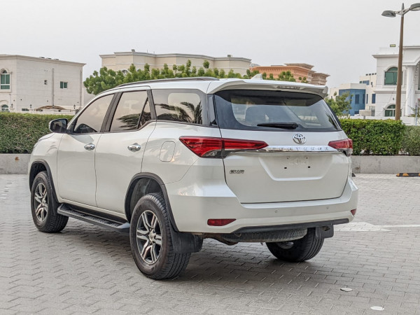 Toyota Fortuner 2016/ White LHD Petrol AT SUV 4WD view 9