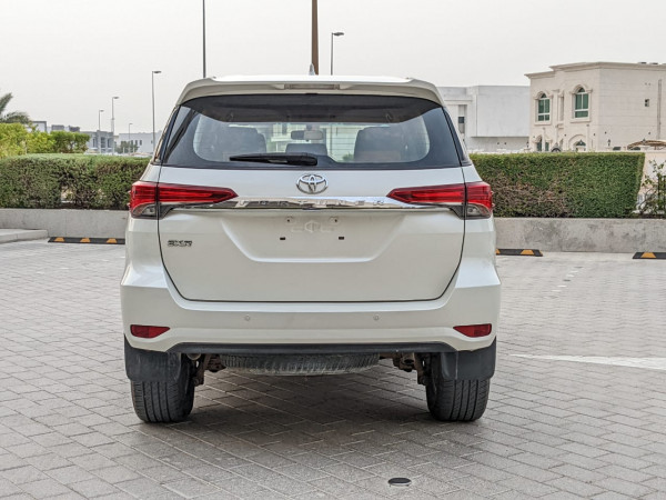 Toyota Fortuner 2016/ White LHD Petrol AT SUV 4WD view 11