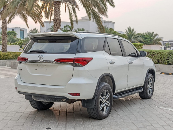 Toyota Fortuner 2016/ White LHD Petrol AT SUV 4WD view 12